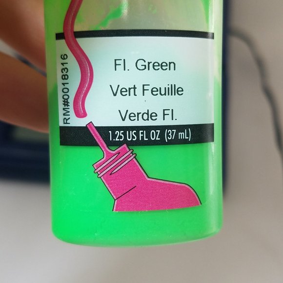 Tulip Dimensional Fabric Paints 1.25 oz Neon Colors & Glow in the Dark - Picture 4 of 11